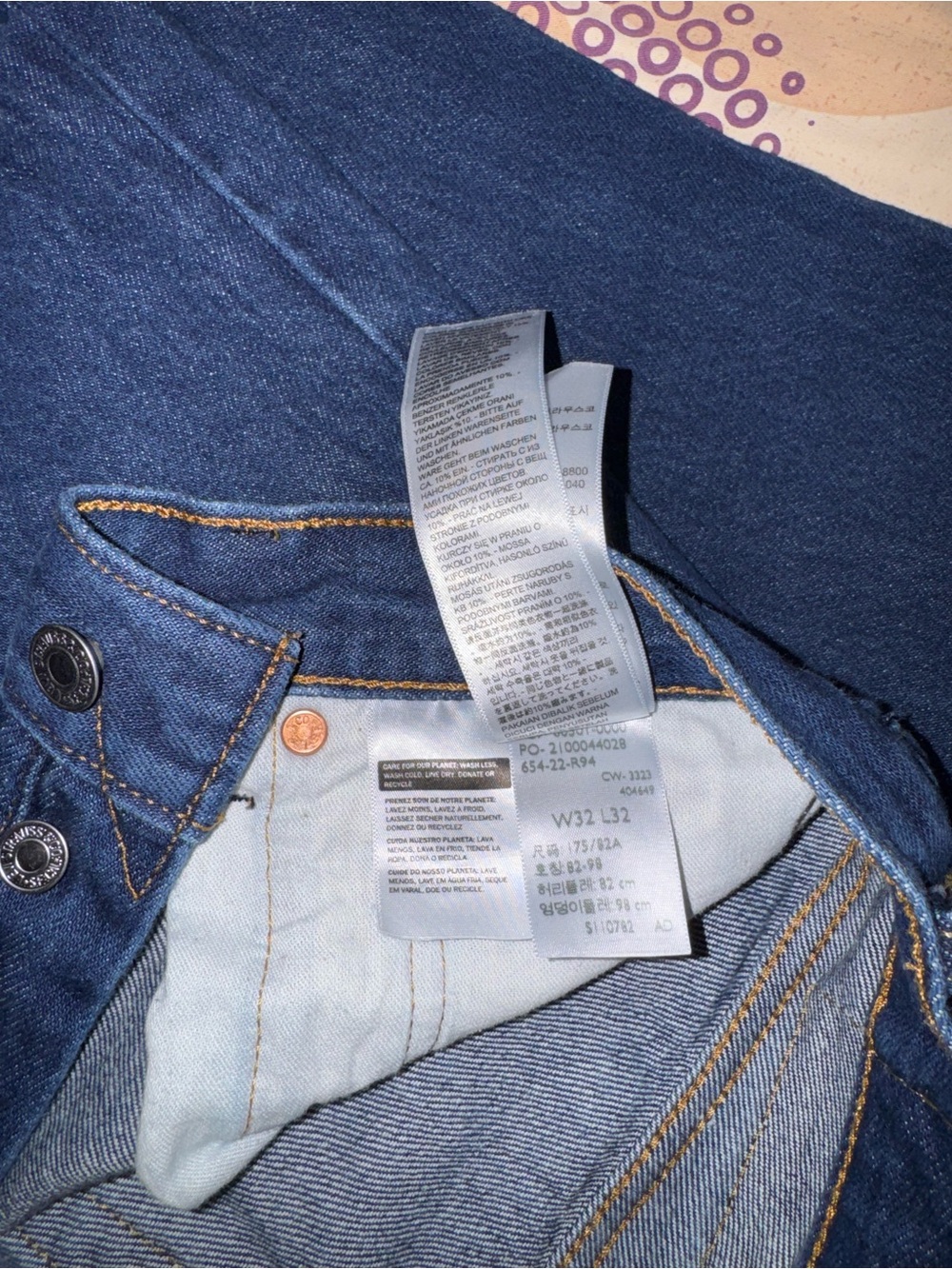 Levi's 501 Men’s Dark Blue Jeans with Tan Patch.
Size 32W 32L - Picture 8 of 9
